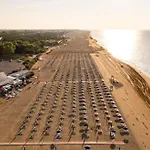 Апартаменты Beachside With Terrace *